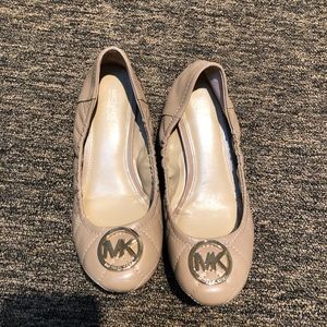 Michael Kors tan flats